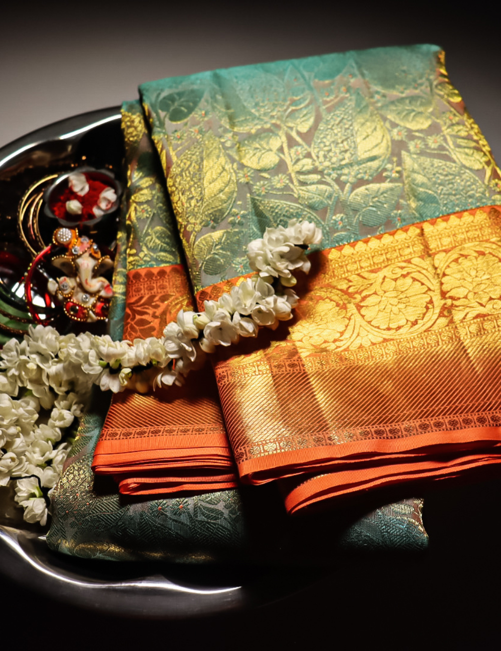 Mangai Glow β Light Green & Orange Handloom Pure Silk Bridal Saree