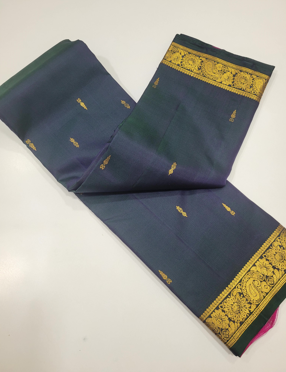 Mesmerising Blue & Green Dual Tone – Handloom Kanchipuram Pure Silk Saree