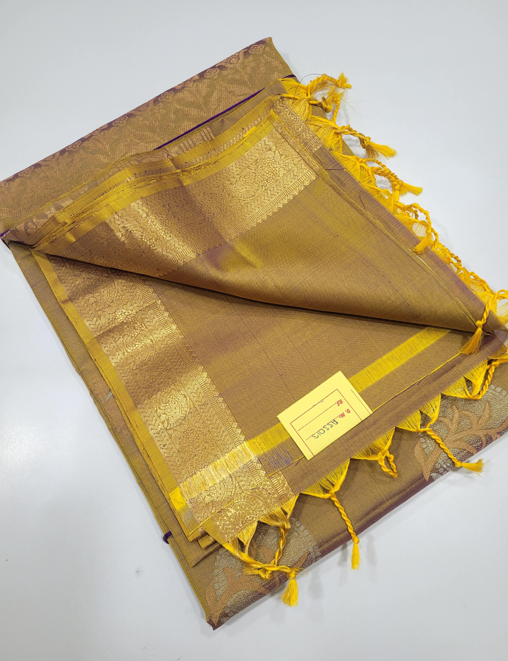 Golden Majesty – Dual Tone Soft Silk Saree with Kanchi Border