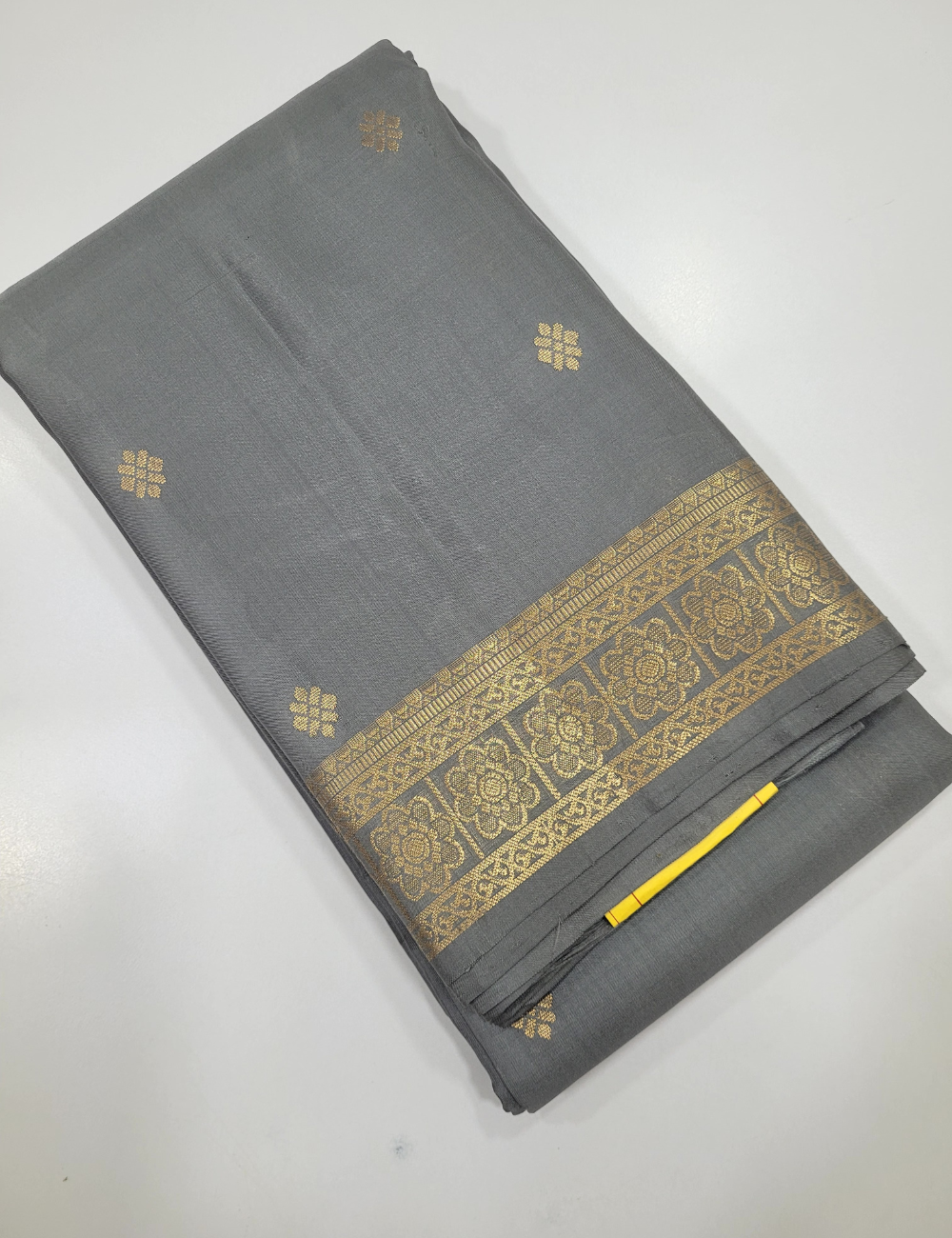 Moonlit Grace – Grey Monotone Kanchi Border Soft Silk Saree