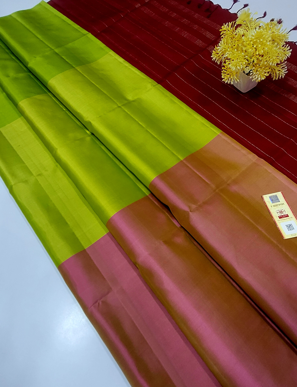 “Mubbagam Handloom Borderless Pure Silk Saree – Parrot Green & Light Green Body with Peach Accents, Maroon Contrast Pallu and Blouse | SilkMark Certified”