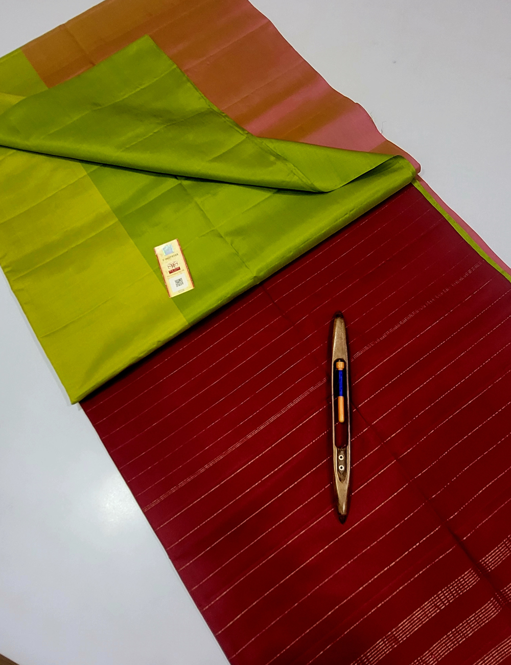 “Mubbagam Handloom Borderless Pure Silk Saree – Parrot Green & Light Green Body with Peach Accents, Maroon Contrast Pallu and Blouse | SilkMark Certified”