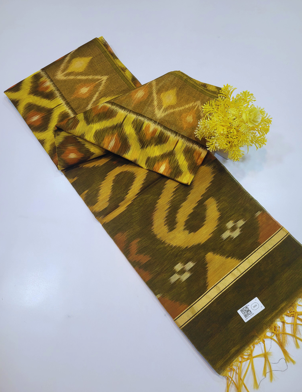 Exquisite Pochampally Ikat Handloom Semi-Silk Cotton Saree – Lemon Yellow with Green Gram Contrast | Traditional Tie & Dye Masterpiece