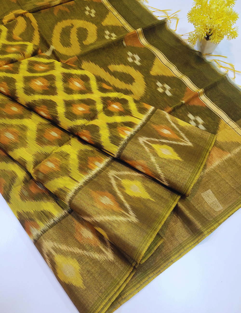 Exquisite Pochampally Ikat Handloom Semi-Silk Cotton Saree – Lemon Yellow with Green Gram Contrast | Traditional Tie & Dye Masterpiece
