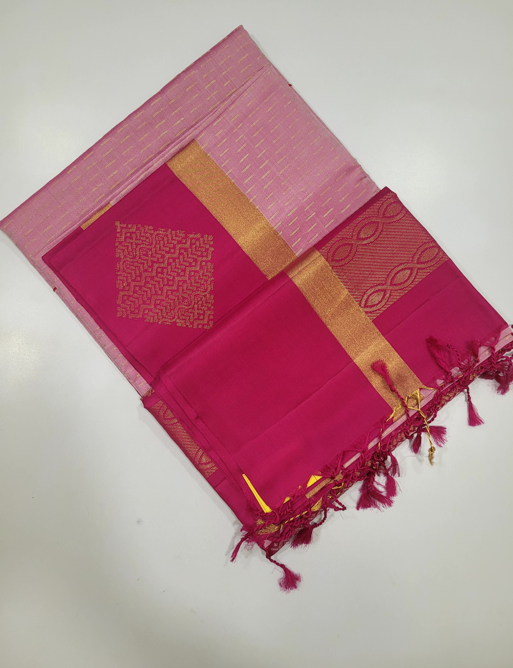 "Light & Dark Pink Handloom Soft Silk Saree with Silk Mark"