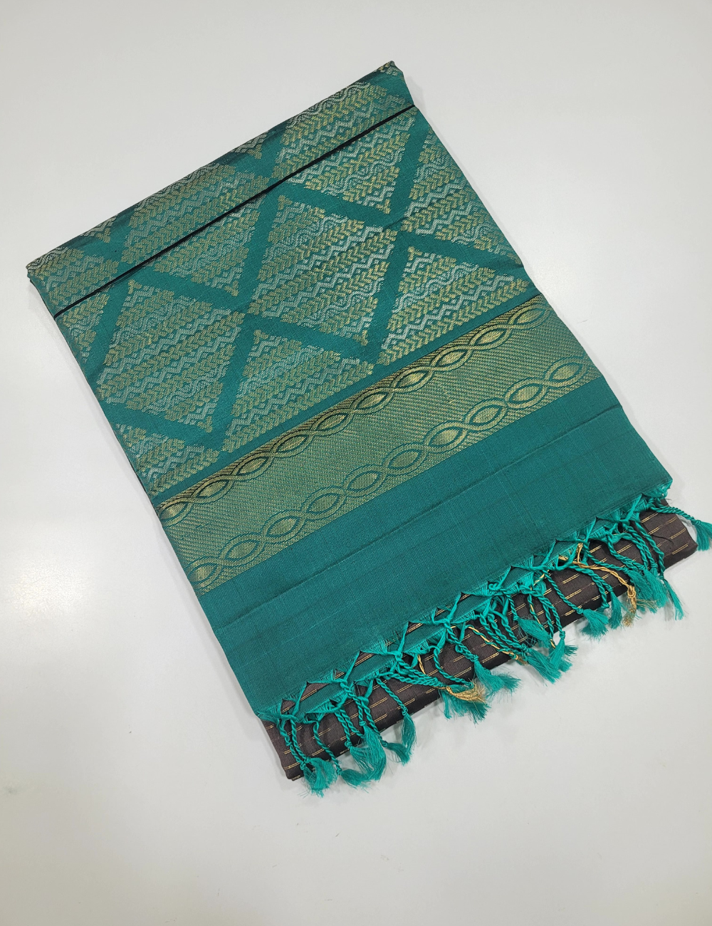 Regal Glow – Grey & Metallic Green Handloom Soft Silk Saree