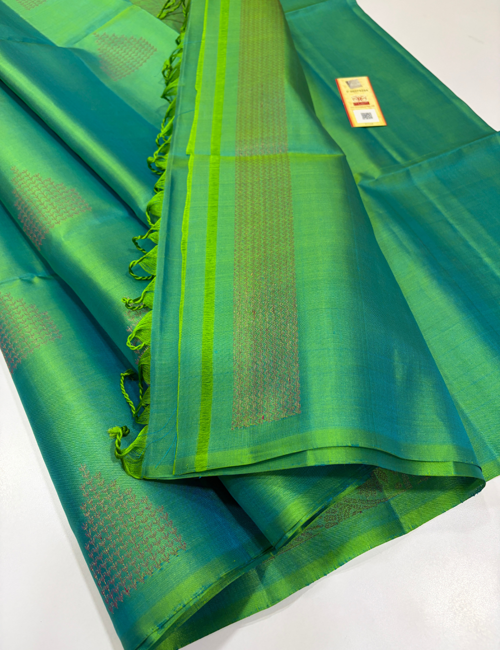 Radium Green Neam Jari Putta Weaves Handloom Pure Soft Silk Saree with Silk Mark