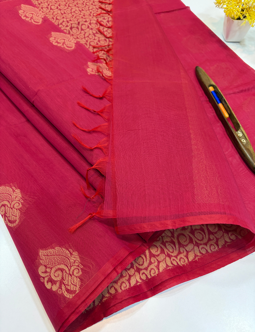 Semi Silk Cotton Borderless Magenta Pink Saree | Thread Putta Weave | Self Running Blouse | Vibrant Handloom Saree