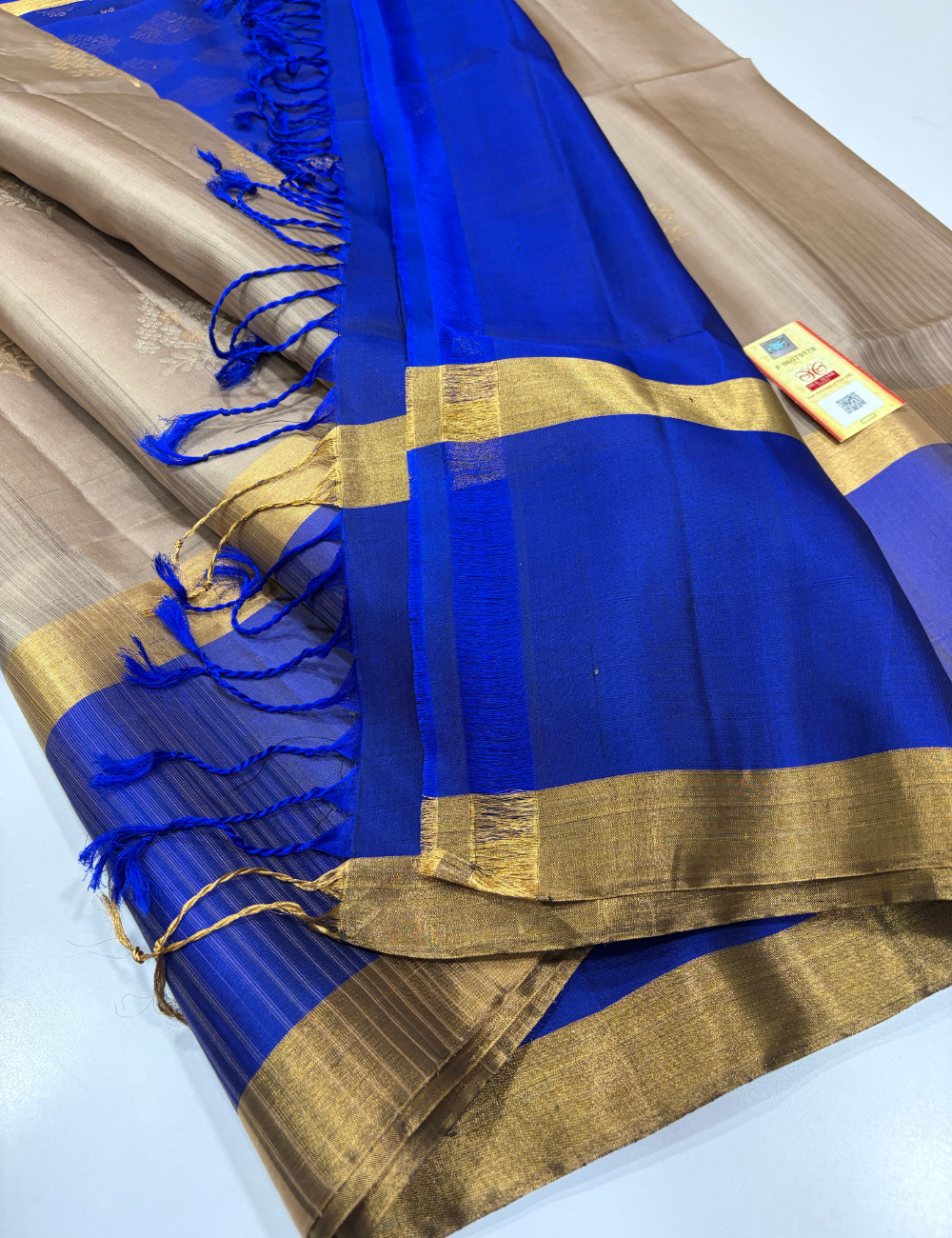Tie & Dye Contrast Rettapet Border Meena Butta Handloom Pure Soft Silk Saree – Beige & Blue