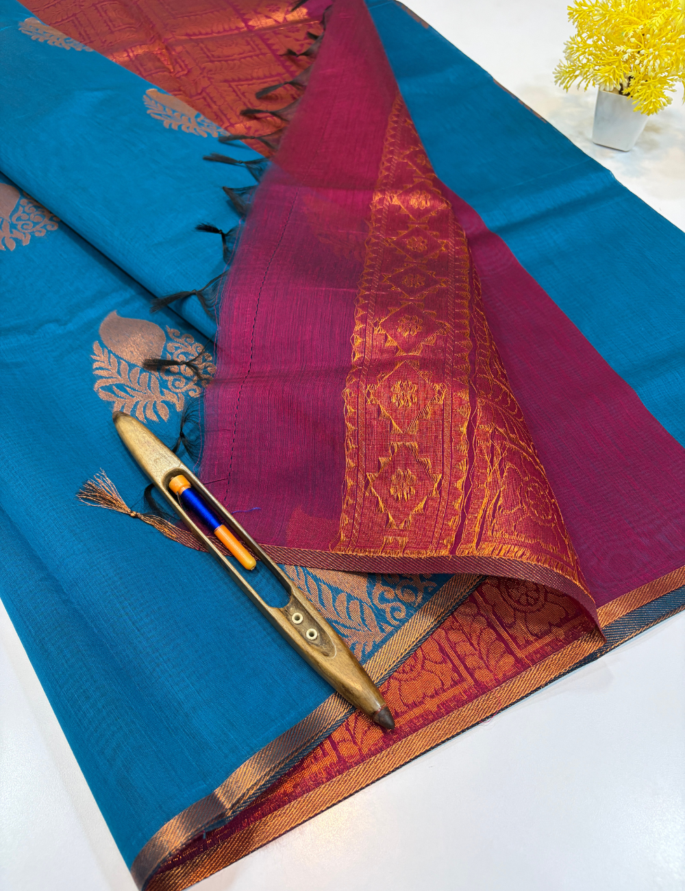 Peacock Blue Semi Silk Cotton Saree with Maroon Piping Border | Gold Zari Putta Weaves