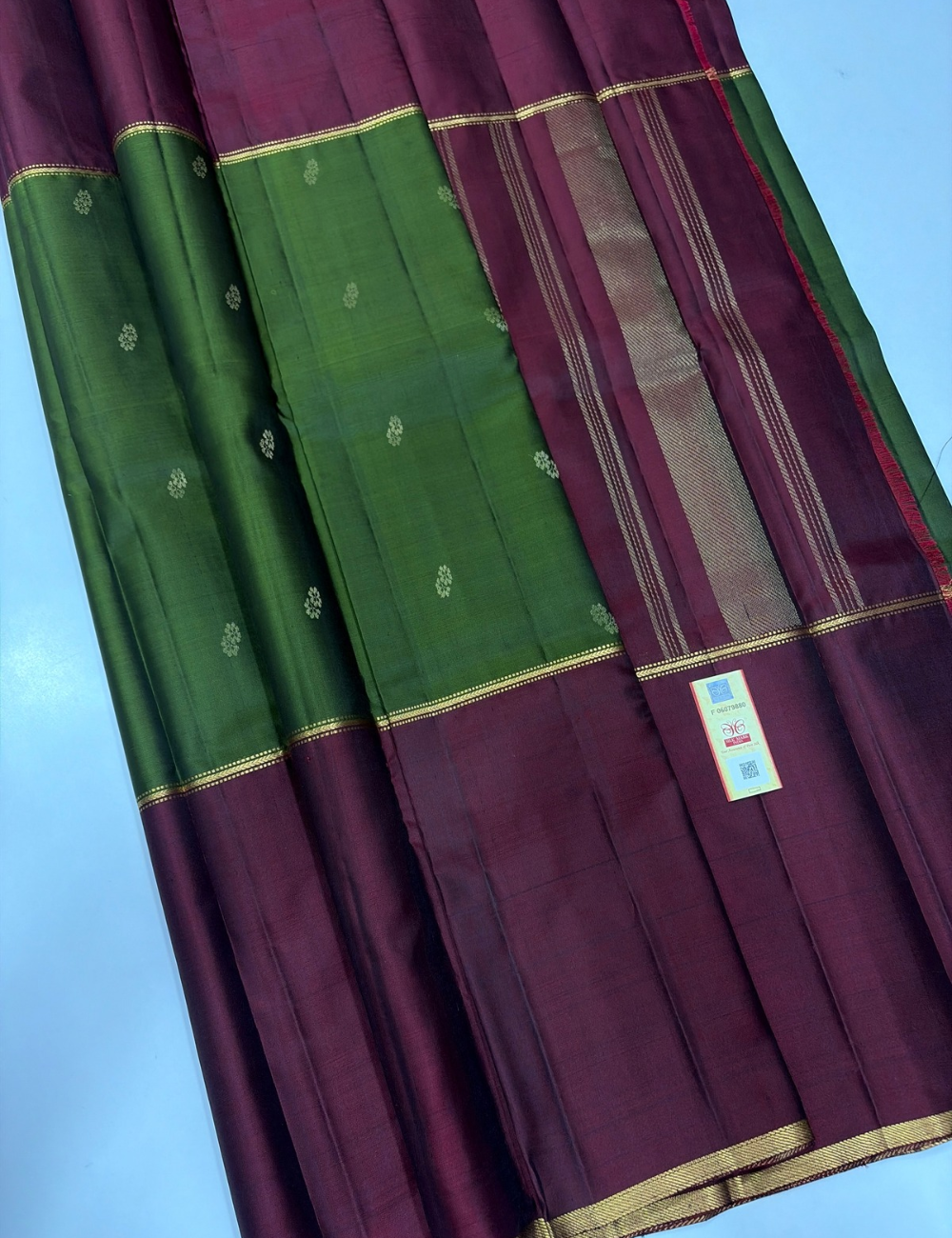 Forest Green Body Arakku Mubbagam Kanchi Silk Saree with Traditional Contrast Border