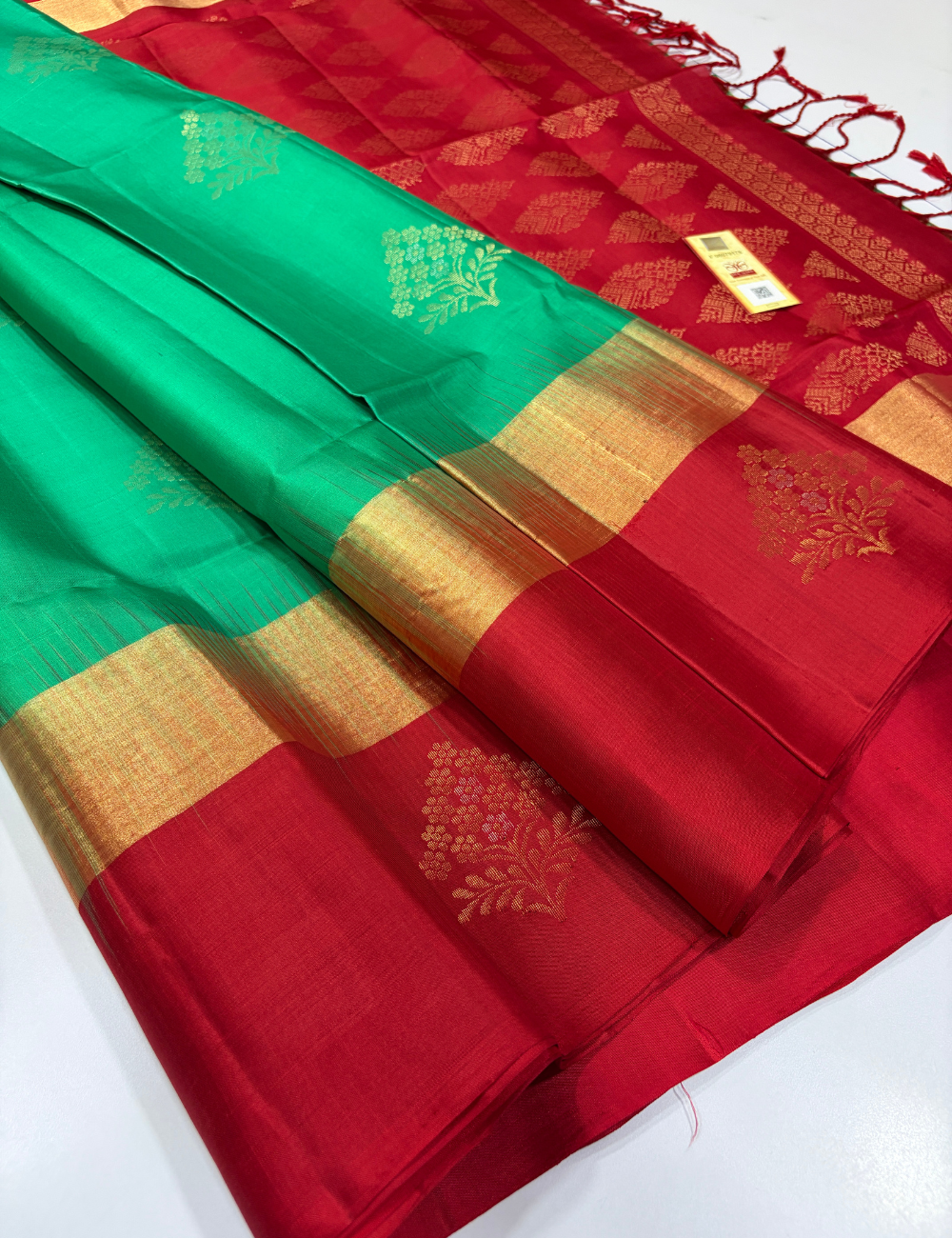 Tie & Dye Contrast Border Meena Butta Handloom Pure Soft Silk Saree – Rama Green & Maroon