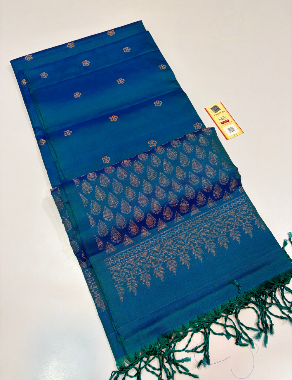 Borderless Peacock Blue Araivattam Putta Weaves Handloom Pure Soft Silk Saree with Silk Mark