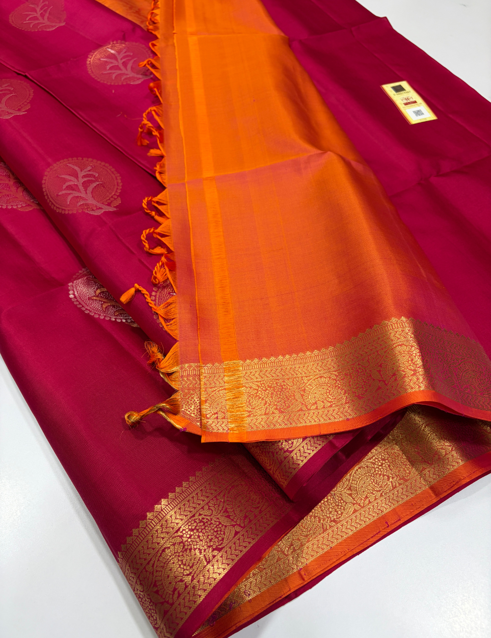 Handloom Chilli Red Soft Silk Saree with Kanchi Border & Silk Mark | Dual Tone Orange Pallu & Blouse