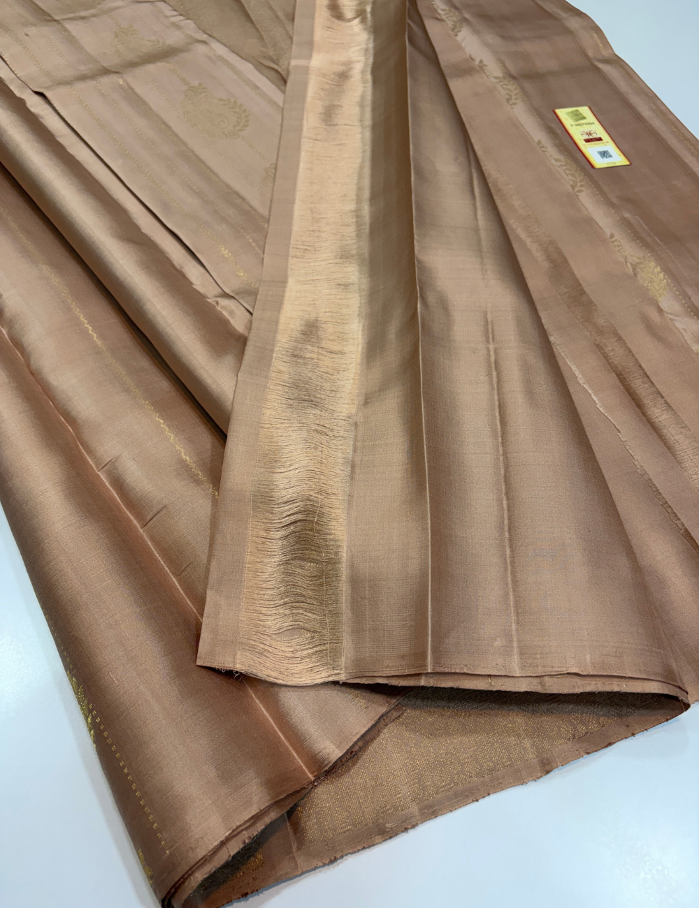 Borderless Champagne Gold Golden Jari Putta Handloom Pure Soft Silk Saree with Silk Mark