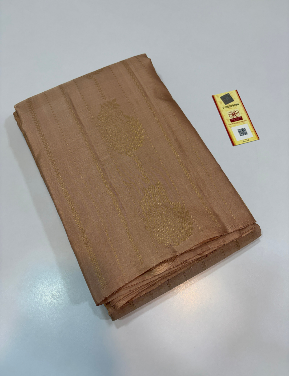 Borderless Champagne Gold Golden Jari Putta Handloom Pure Soft Silk Saree with Silk Mark