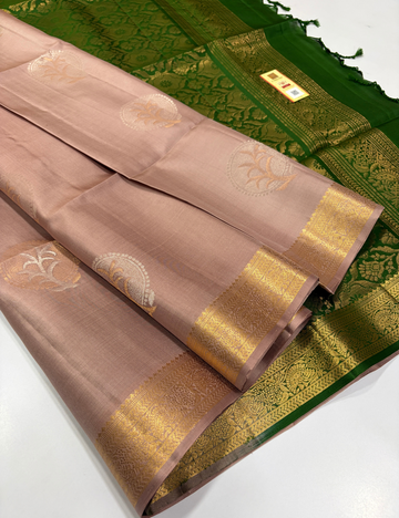 Handloom Blush Beige Soft Silk Saree with Kanchi Border & Silk Mark | Green Pallu & Blouse