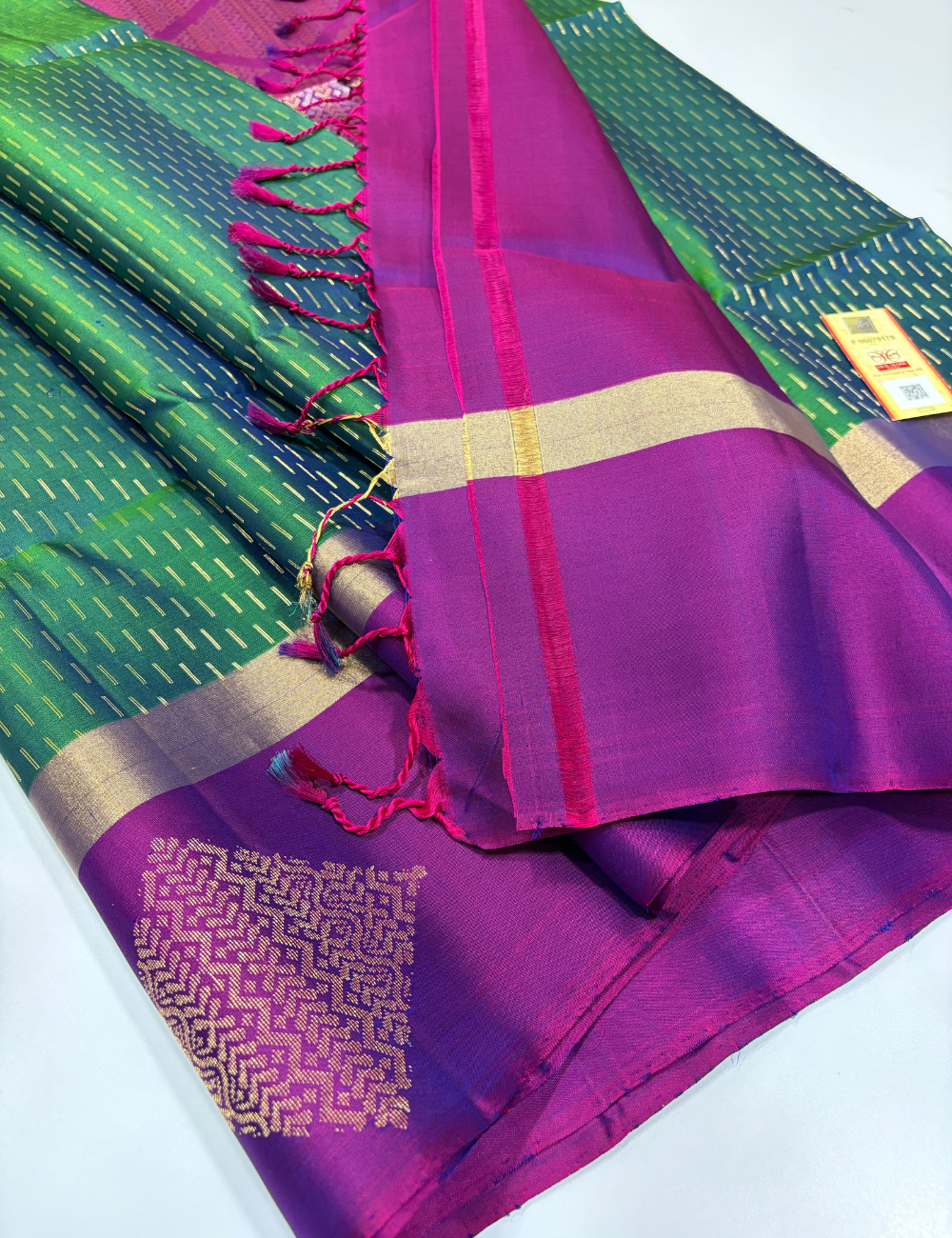 "Royal Harmony – Dual Green & Purple Handloom Soft Silk Saree
