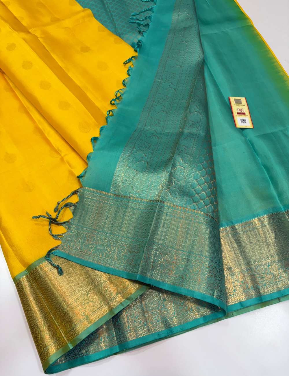 Yellow with Turquoise Green Pallu & Blouse Kanchi Border Handloom Pure Softsilk Saree with Silkmark
