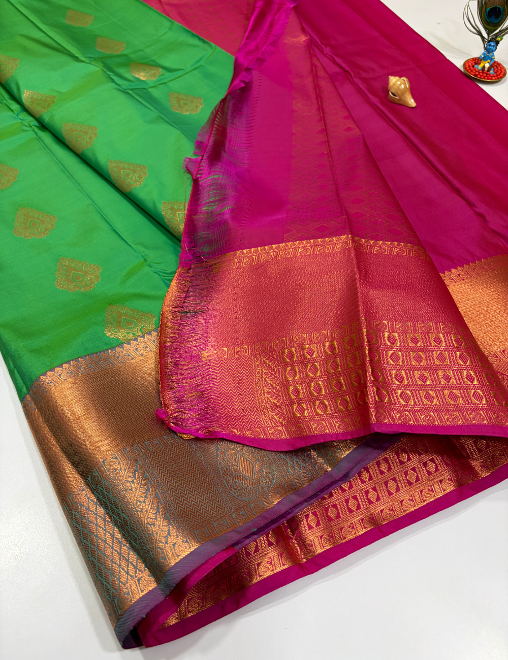 Radium Green Semi Soft Silk Saree with Kanchi Border | Rani Pink Pallu & Blouse
