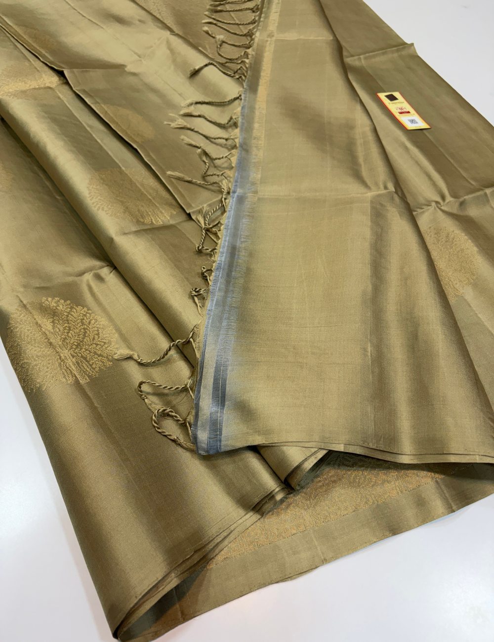 Borderless Olive Gold Golden Jari Putta Handloom Pure Soft Silk Saree with Silk Mark