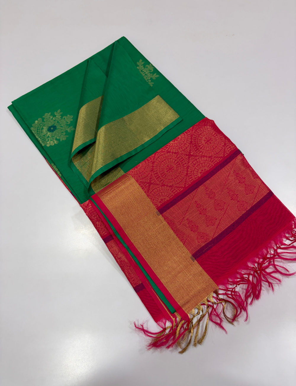 Handloom Pure Silkcotton Saree with Tissue Border – Rama Green & Rosepink