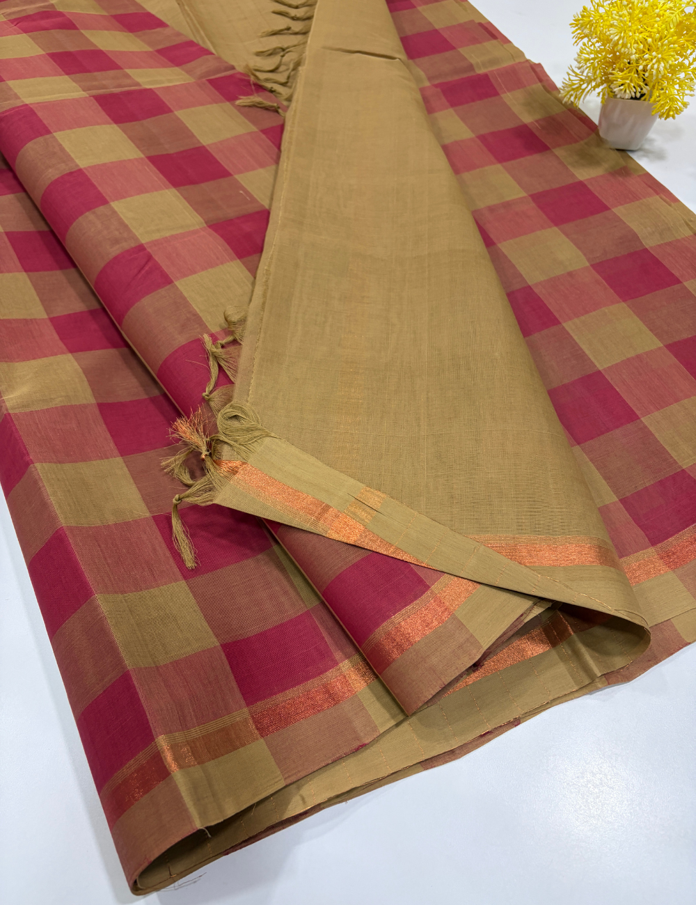 Negamam Pure Cotton Palum Pazhamum Checked Saree – Beige & Magenta Pink