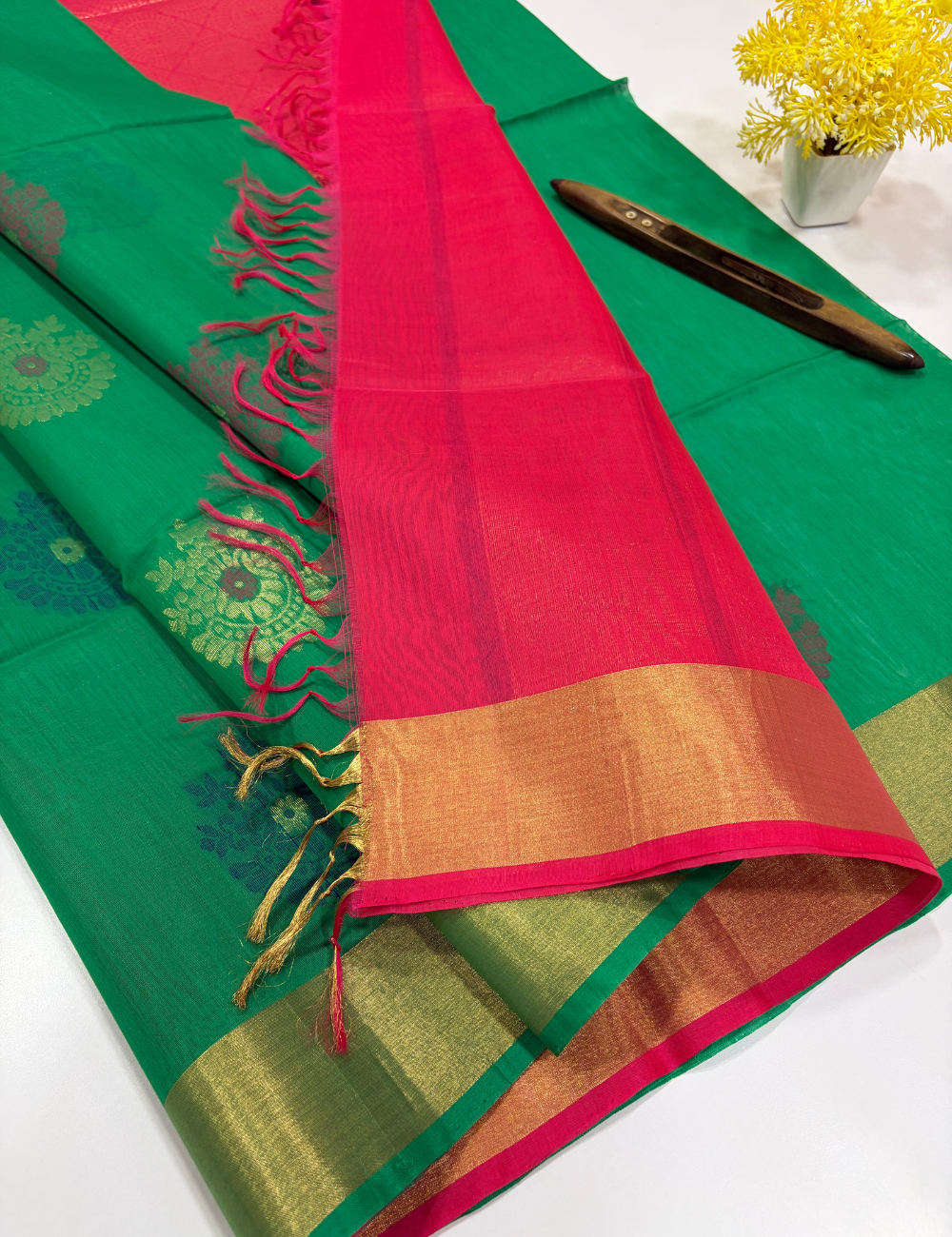 Handloom Pure Silkcotton Saree with Tissue Border – Rama Green & Rosepink