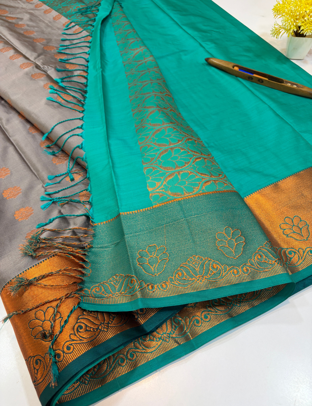 Handloom Silver Grey Semi Soft Silk Saree with Kanchi Border | Turquoise Blue Pallu & Blouse