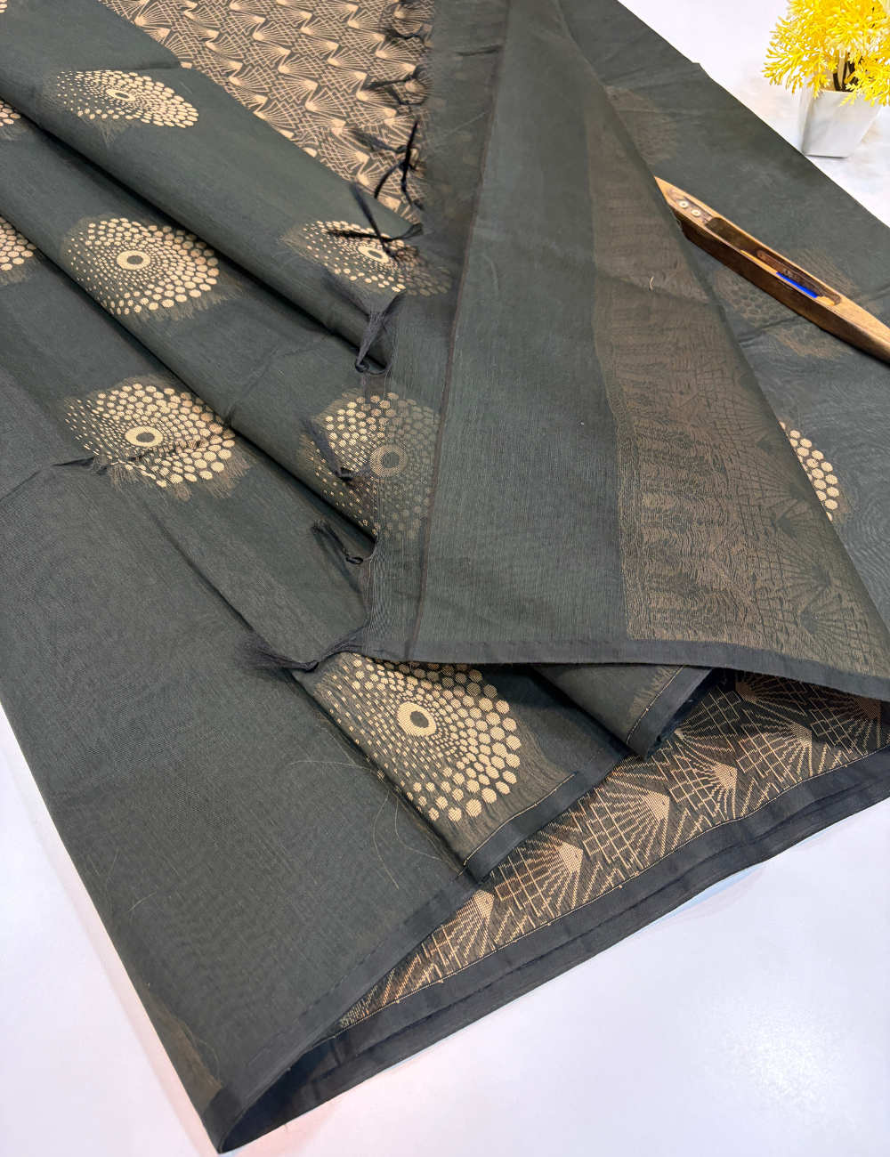 Semi Silk Cotton Borderless Brownish Grey Saree | Thread Putta Weave | Self Running Blouse | Elegant Handloom Saree