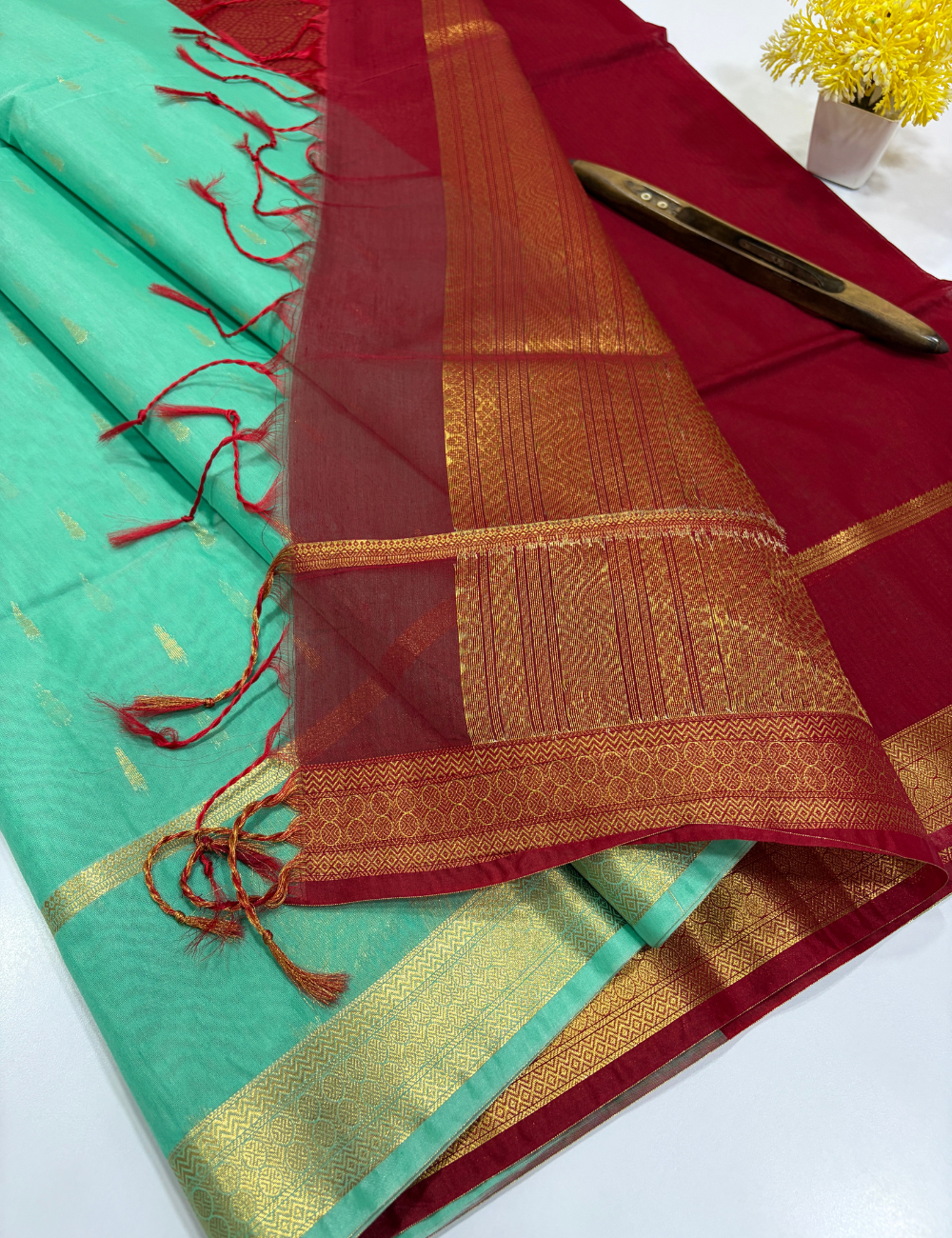 Handloom Pure Silkcotton Saree with Rettapet Border – Turquoise Green & Maroon