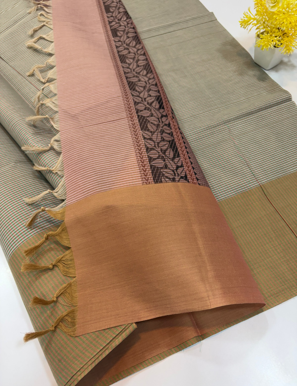 Grey Negamam Handloom Pure Cotton Saree with Micro Check Body & Mauve Pink Pallu and Blouse | 100-Count Cotton
