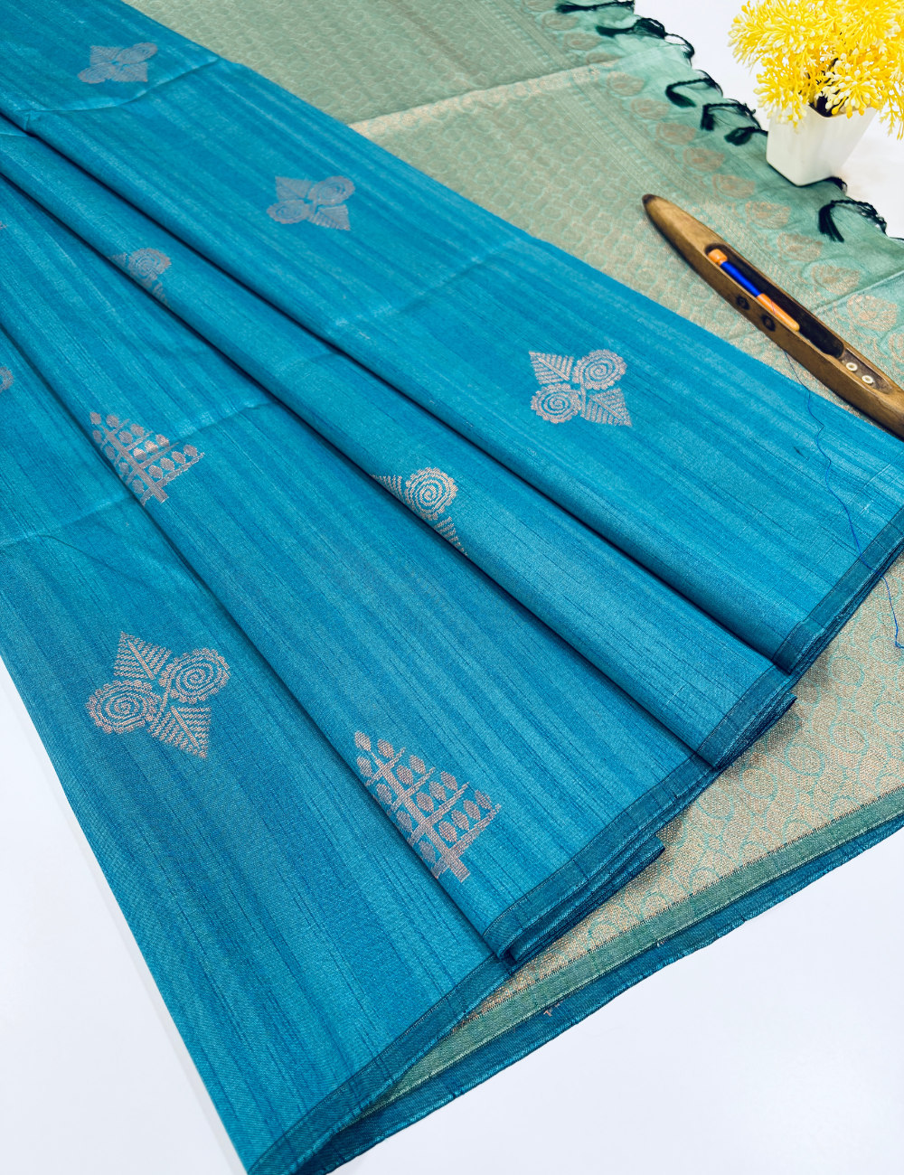Aurelia Soft Silk Saree – Peacock Blue with Sea Green