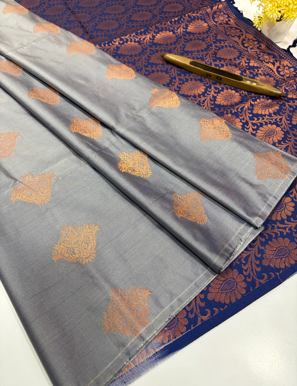 Semi Softsilk Saree with Contrast Border in Grey with Navy Blue