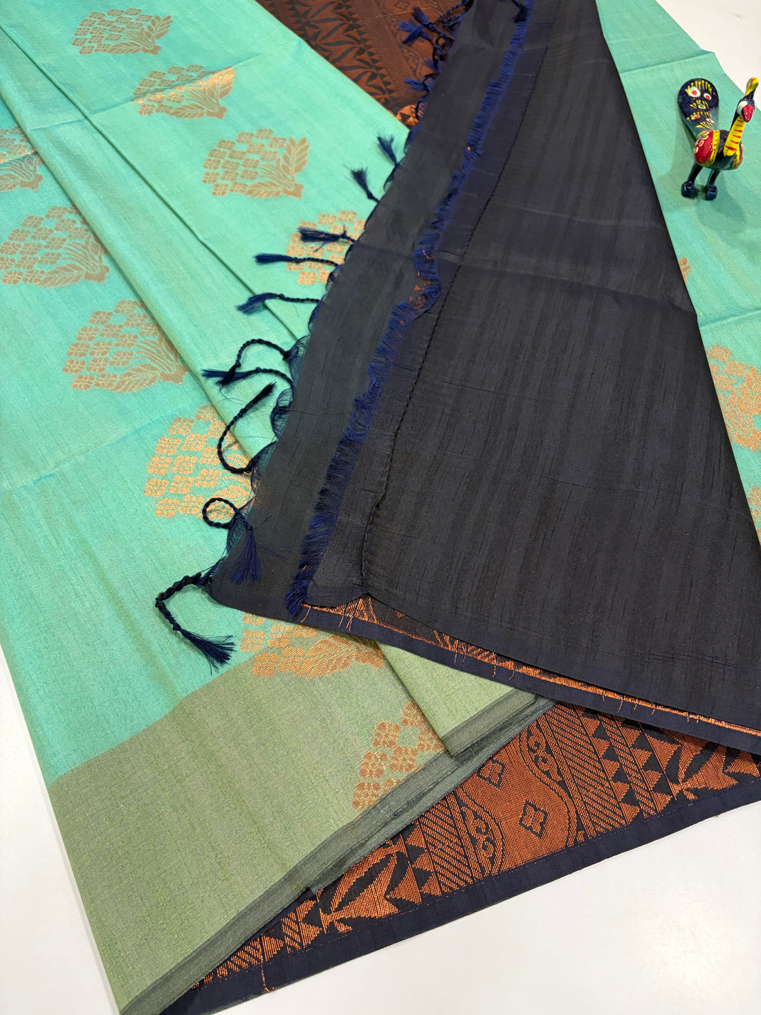Pastel Seafoam Green with Muted Sage-Green Border – Handloom Semi Raw Softsilk Saree