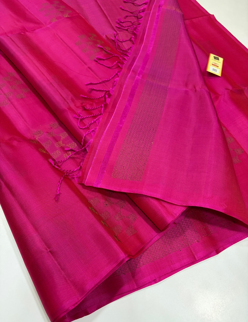 Borderless Royal Pink Neam Jari Putta Weaves Handloom Pure Soft Silk Saree with Silk Mark