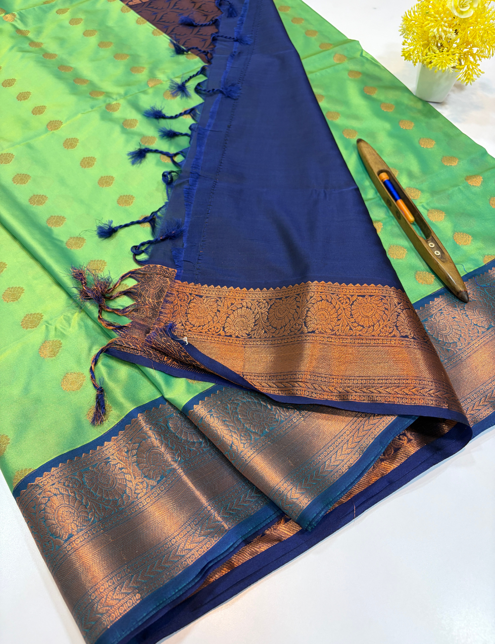 Kanchi Border Semi Soft Silk Saree – Radium Green with Navy Blue