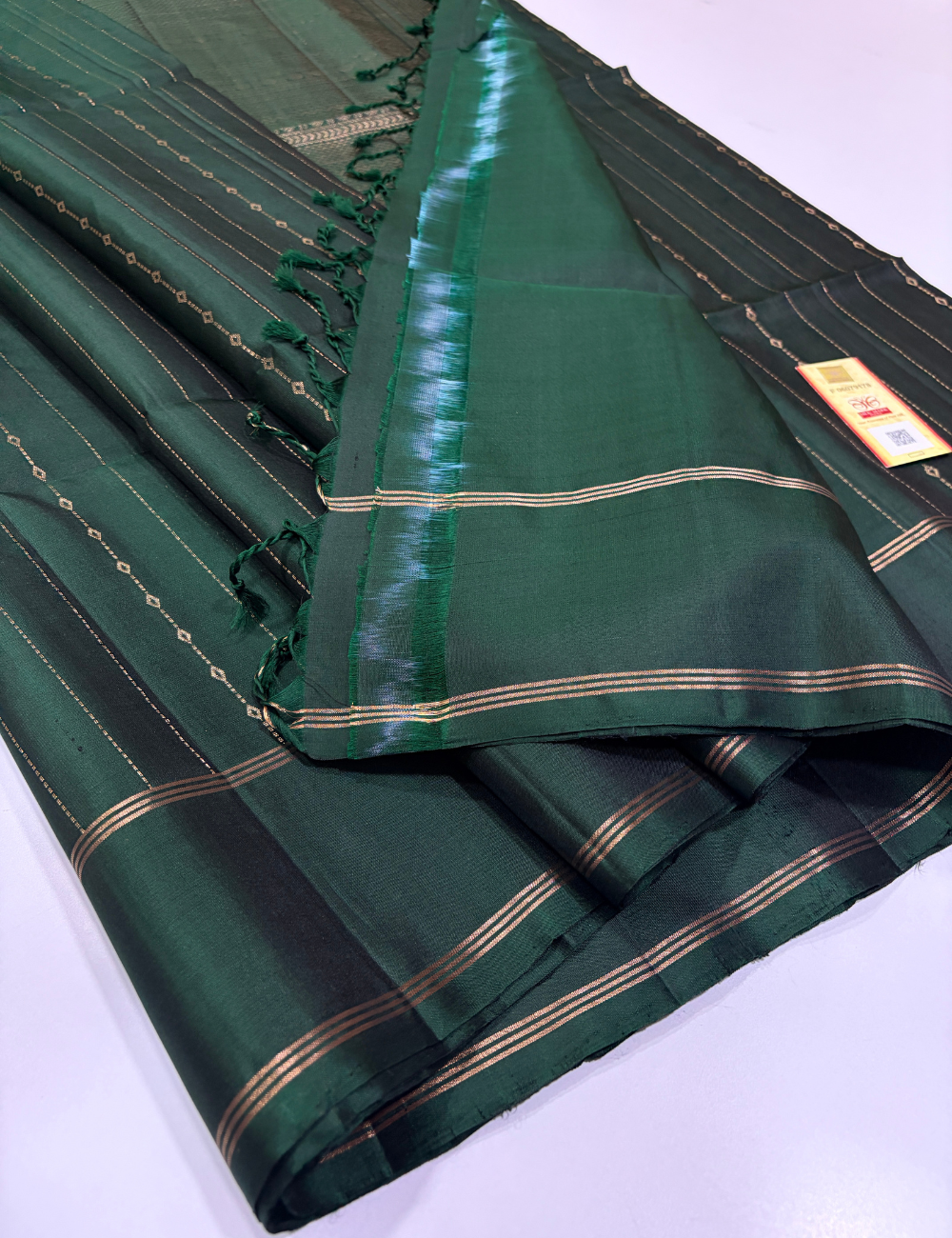 ottle Green Borderless SilkMark Certified Handloom Pure Soft Silk Saree with Monotone Blouse – Vairaoosi Design