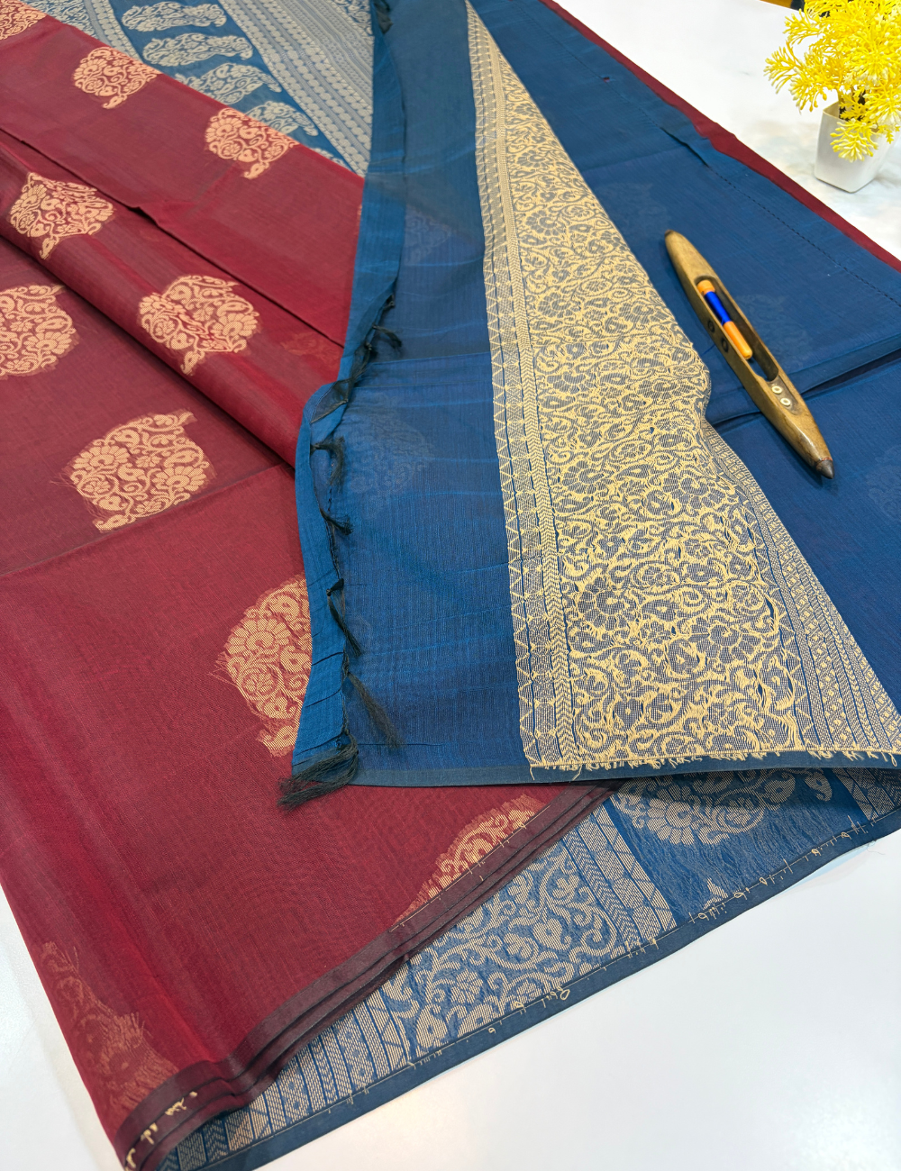 Maroon Semi Silk Cotton Saree with Peacock Blue Pallu & Blouse | Borderless Design