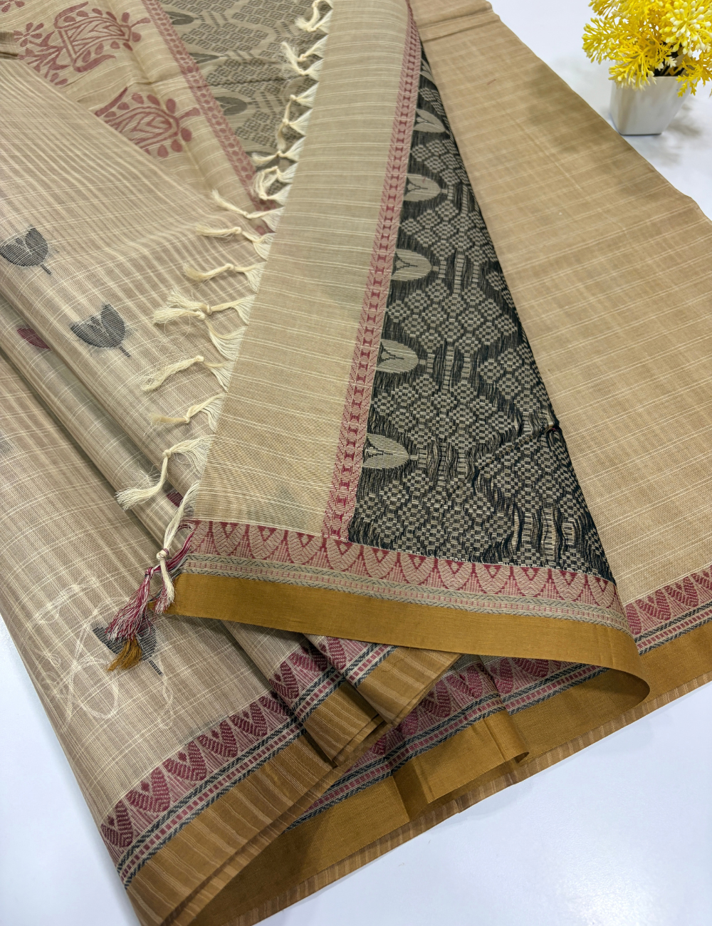 Pure Cotton Pochampally Beige Thread Putta Saree