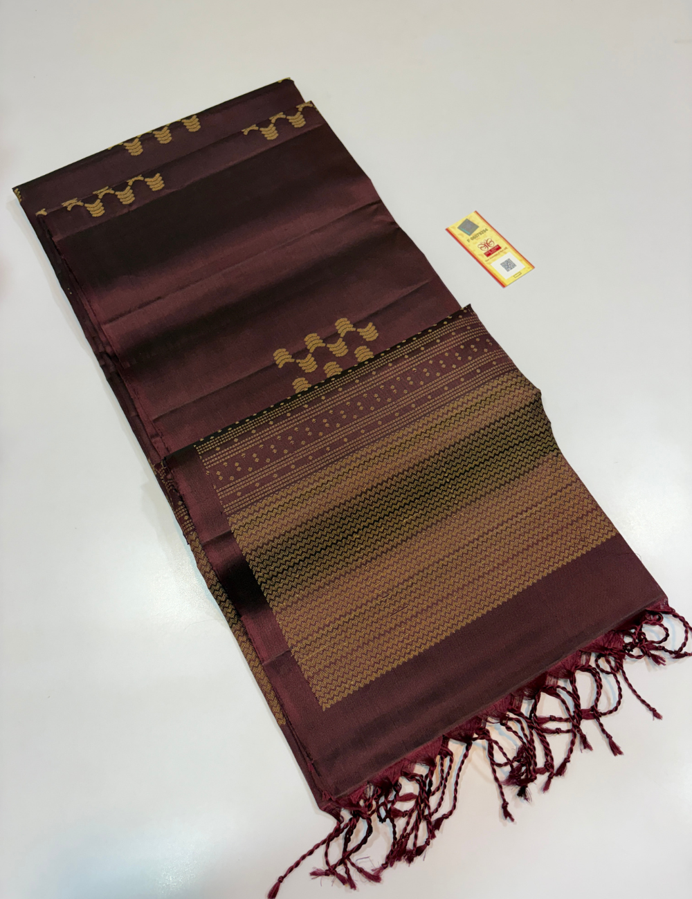 Borderless Coffee Brown Neam Jari Putta Weaves Handloom Pure Soft Silk Saree with Silk Mark