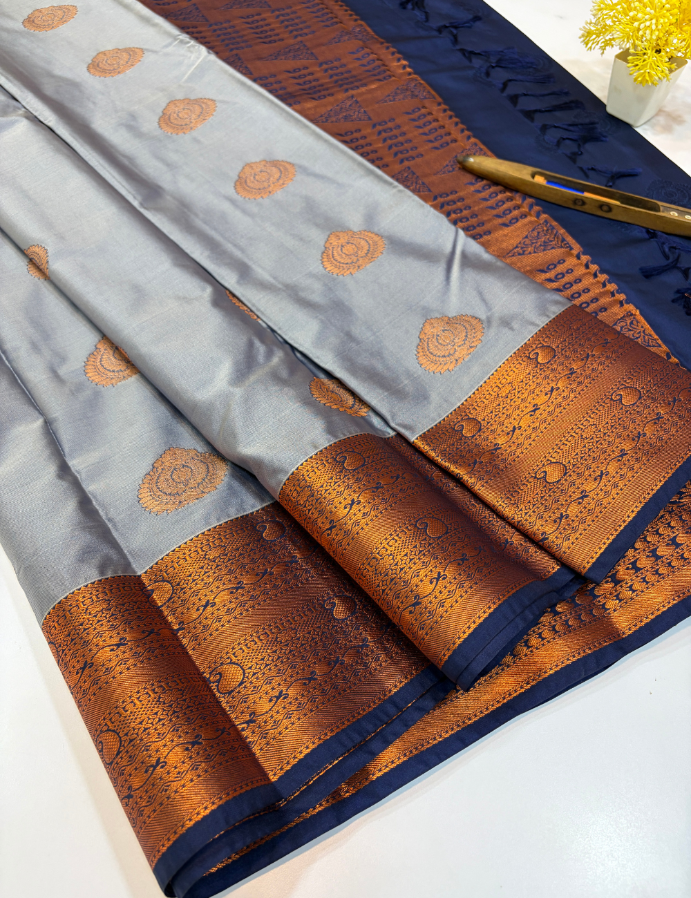 Handloom Elegant Grey Semi Soft Silk Saree with Kanchi Border | Navy Blue Pallu & Blouse