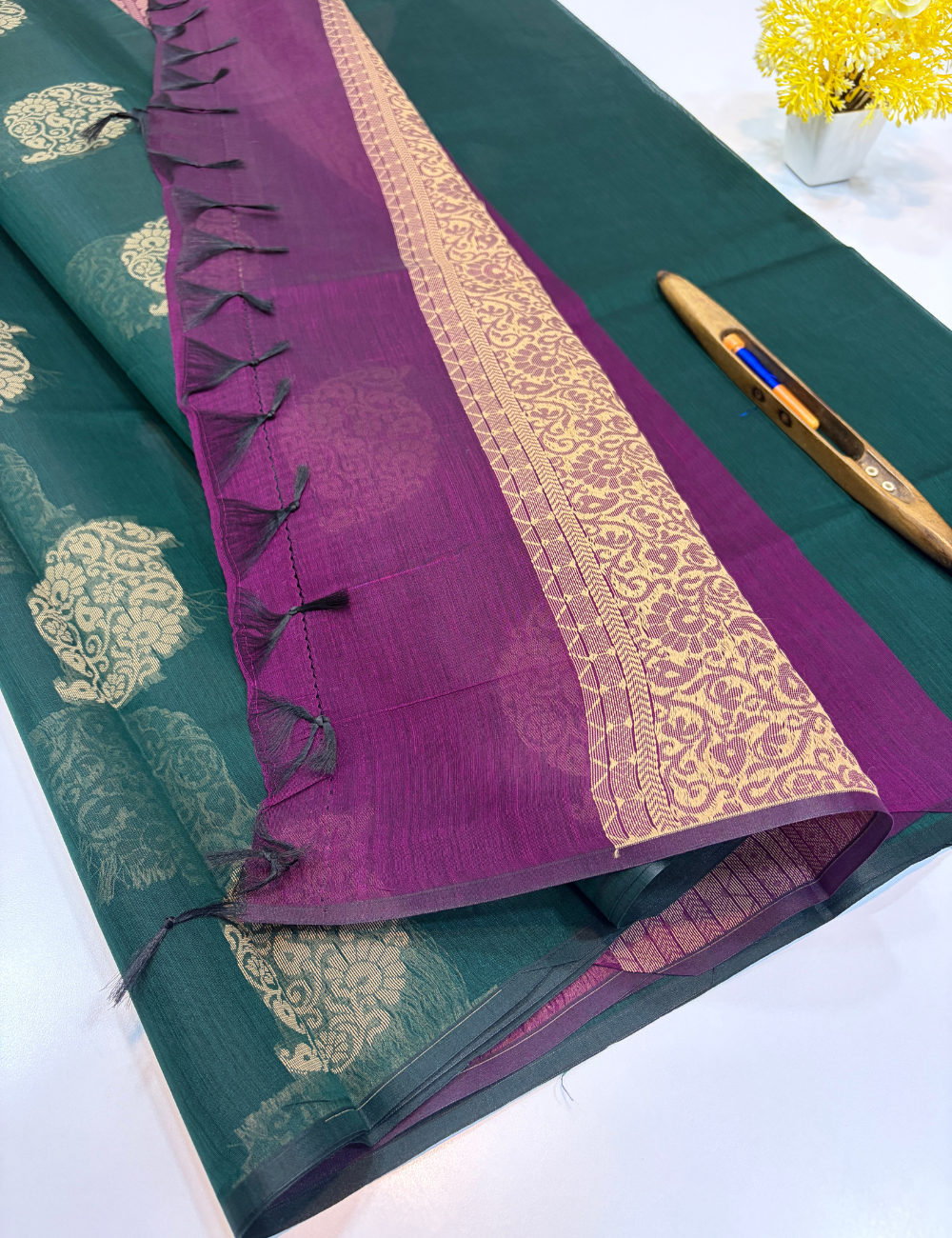 Bottle Green Semi Silk Cotton Saree with Purple Pallu & Blouse | Borderless