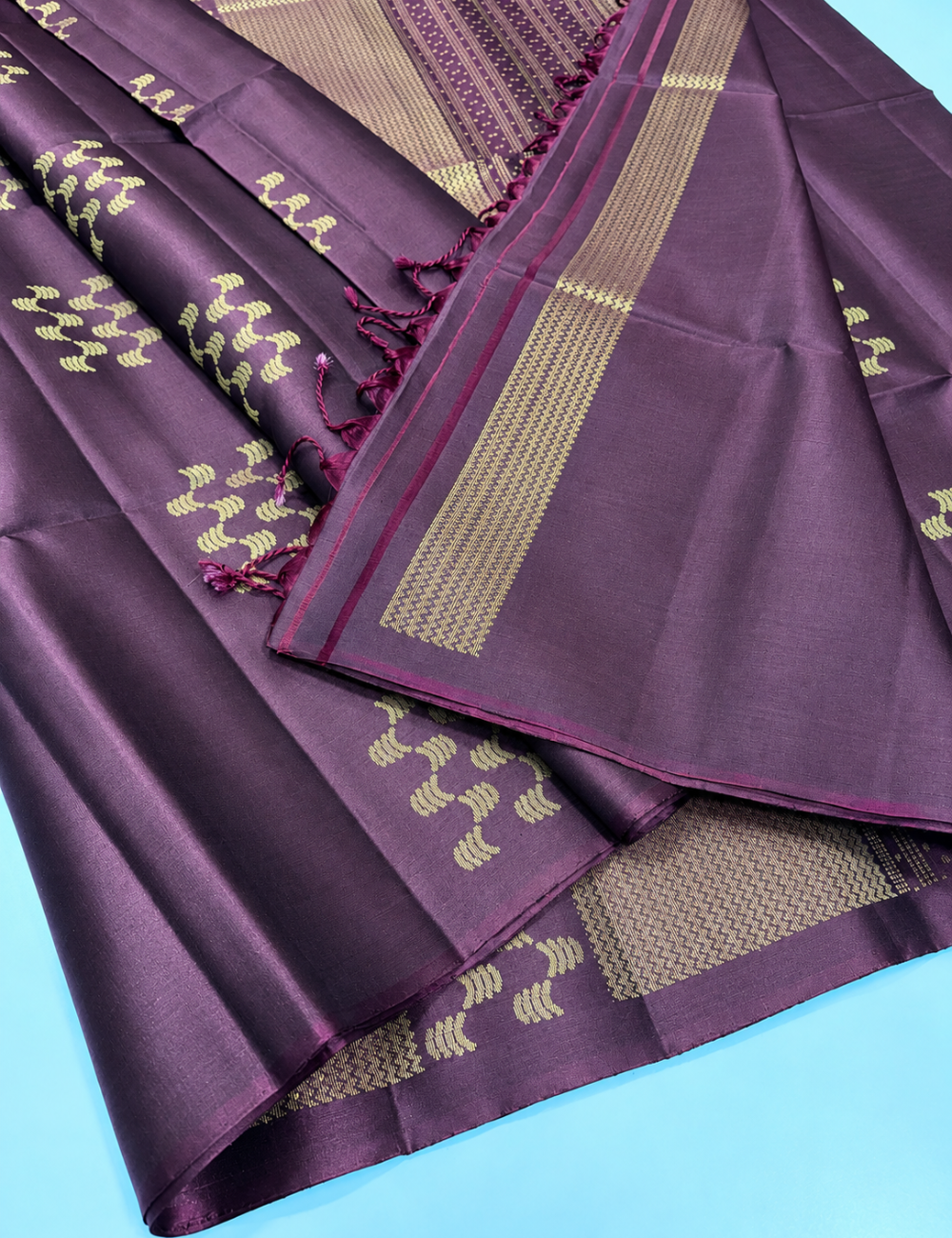 Brown Borderless Neam Jari Pure Softsilk Saree