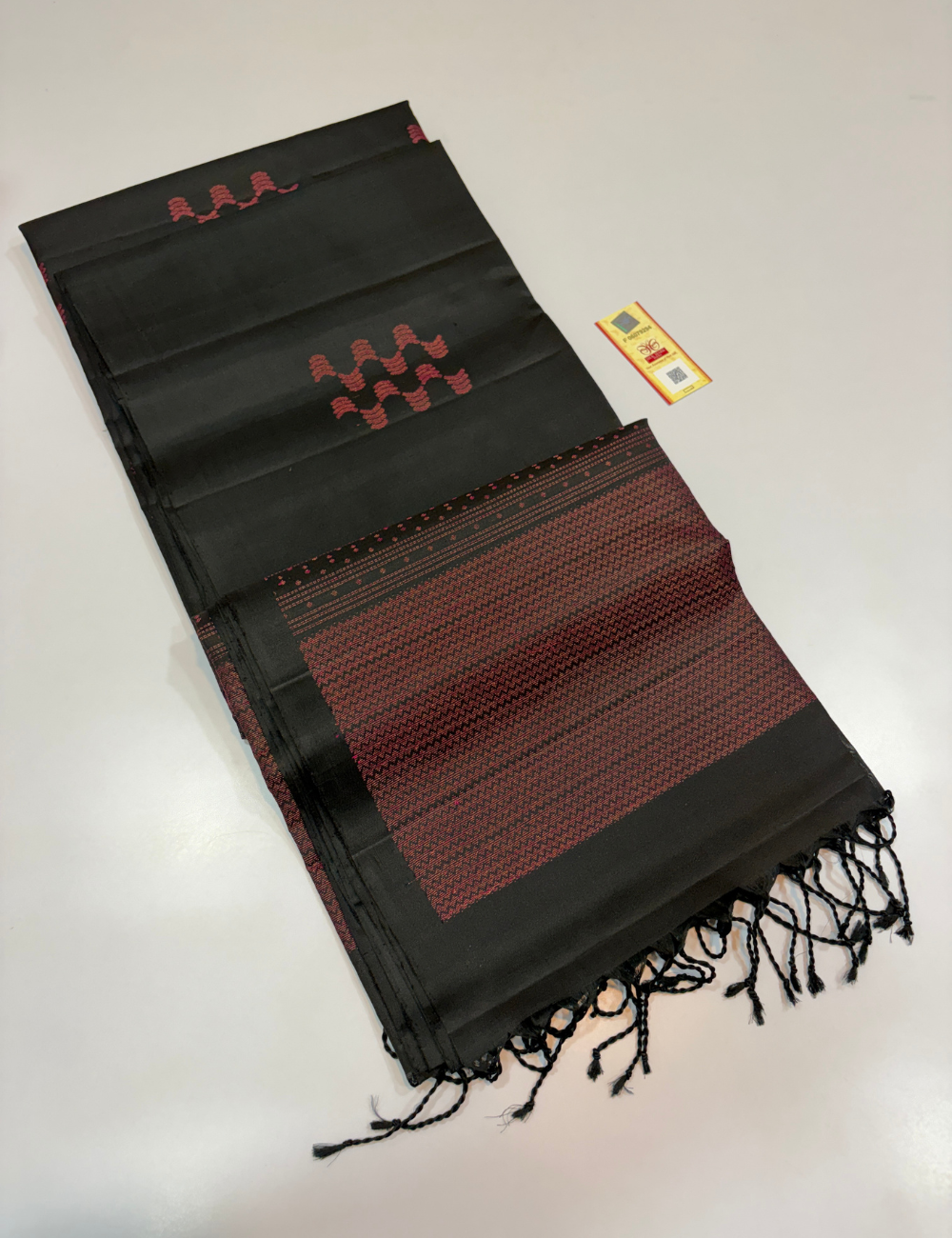Borderless Black Neam Jari Putta Weaves Handloom Pure Soft Silk Saree with Silk Mark