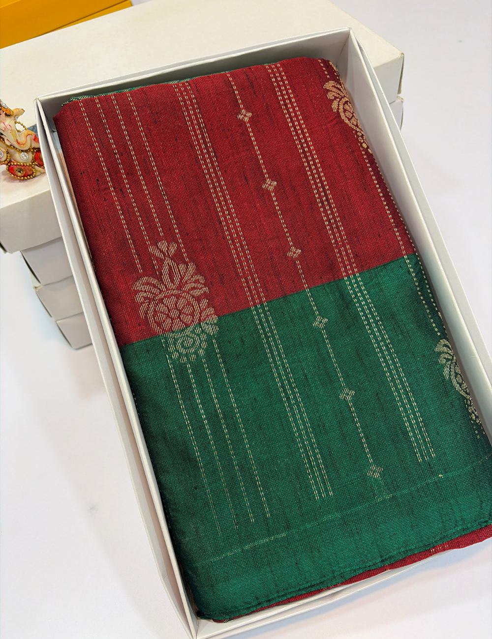 Maroon with Green Contrast Border Dubion Semi Softsilk Saree – Handloom