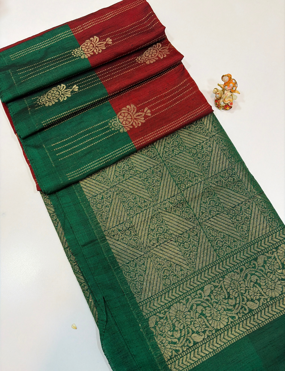 Maroon with Green Contrast Border Dubion Semi Softsilk Saree – Handloom