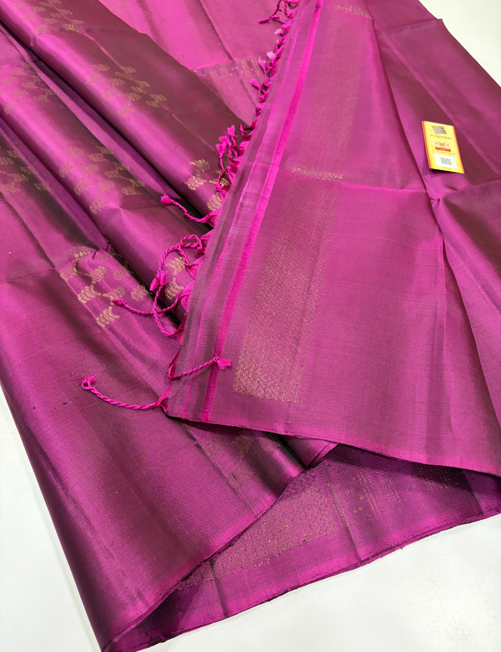 Borderless Purple Neam Jari Putta Weaves Handloom Pure Soft Silk Saree with Silk Mark