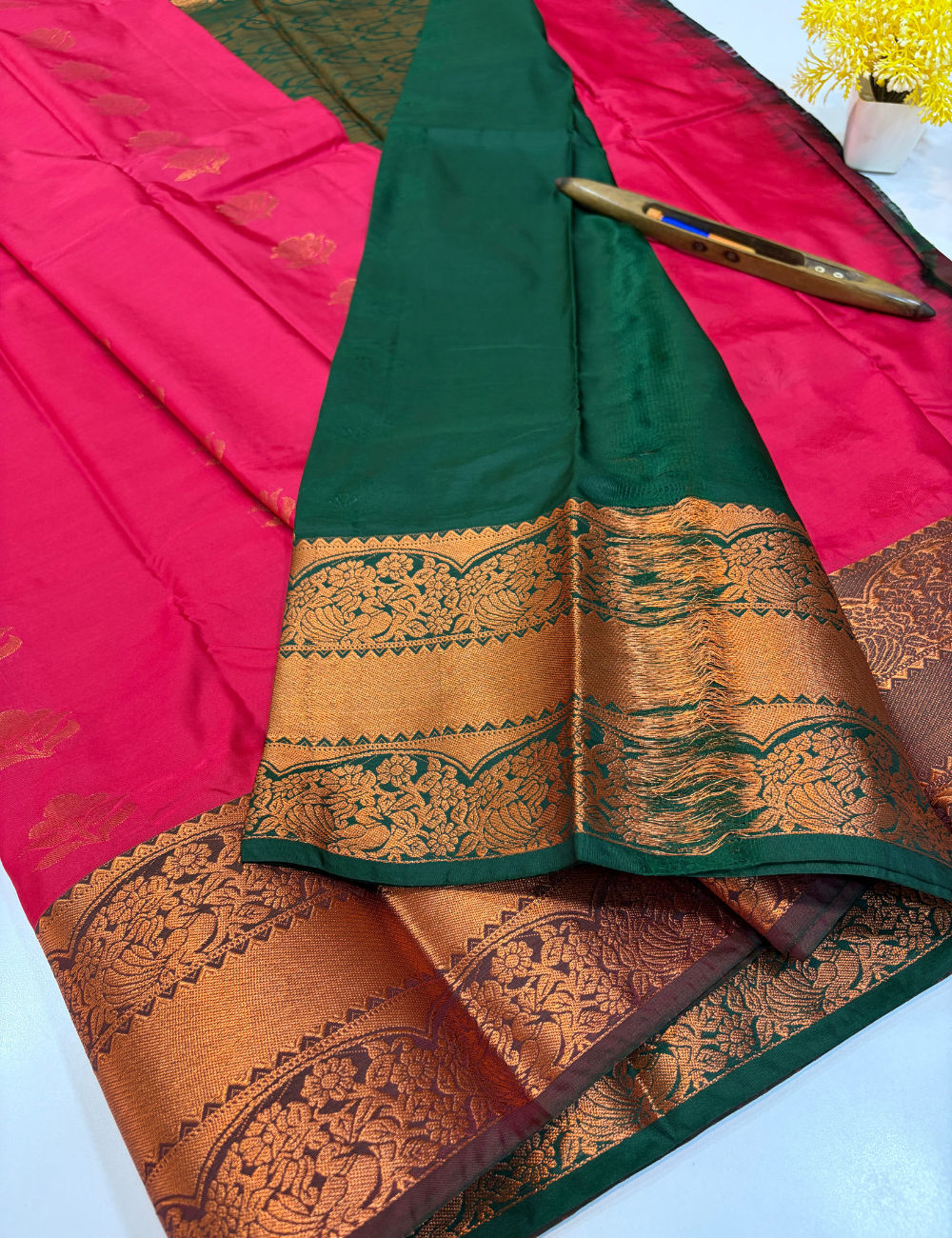 Handloom RRani Pink Semi Soft Silk Saree with Kanchi Border | Bottle Green Pallu & Blouse