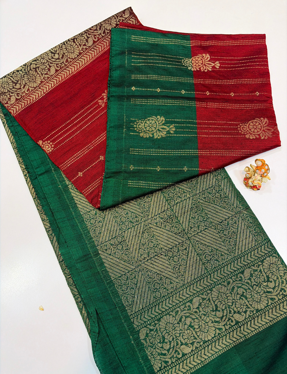 Maroon with Green Contrast Border Dubion Semi Softsilk Saree – Handloom